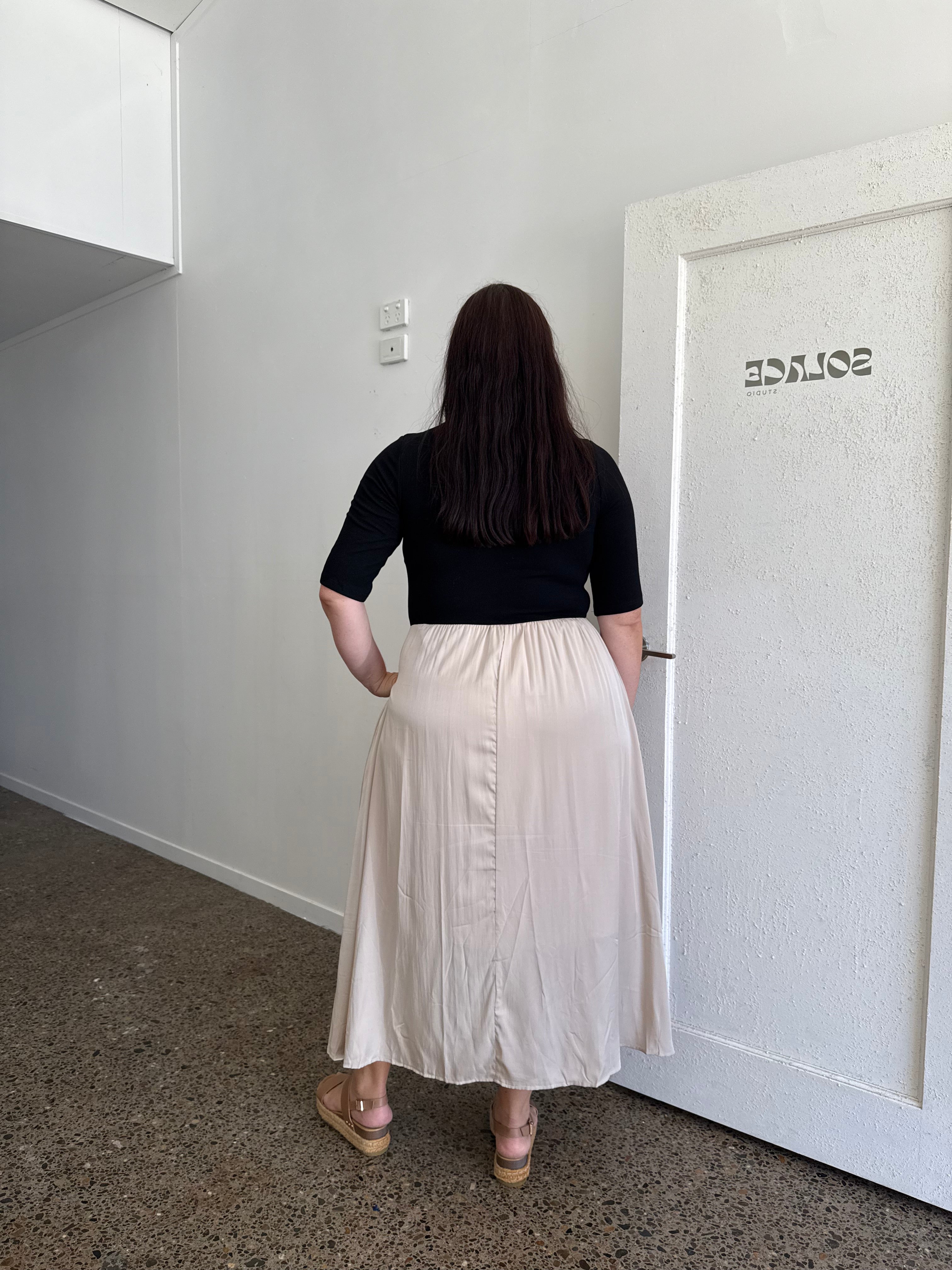 Maddie Midi Dress Black/Beige