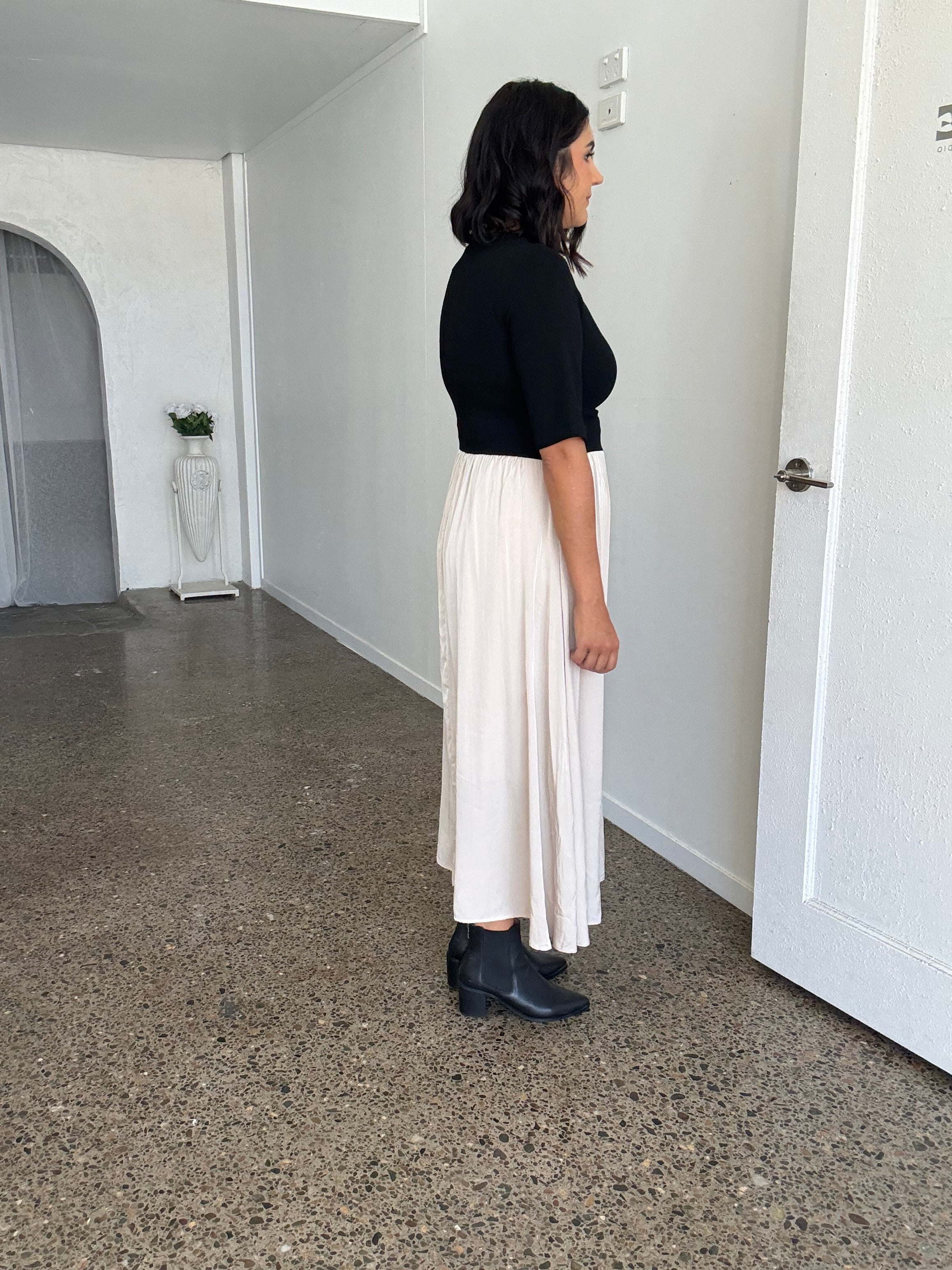 Maddie Midi Dress Black/Beige