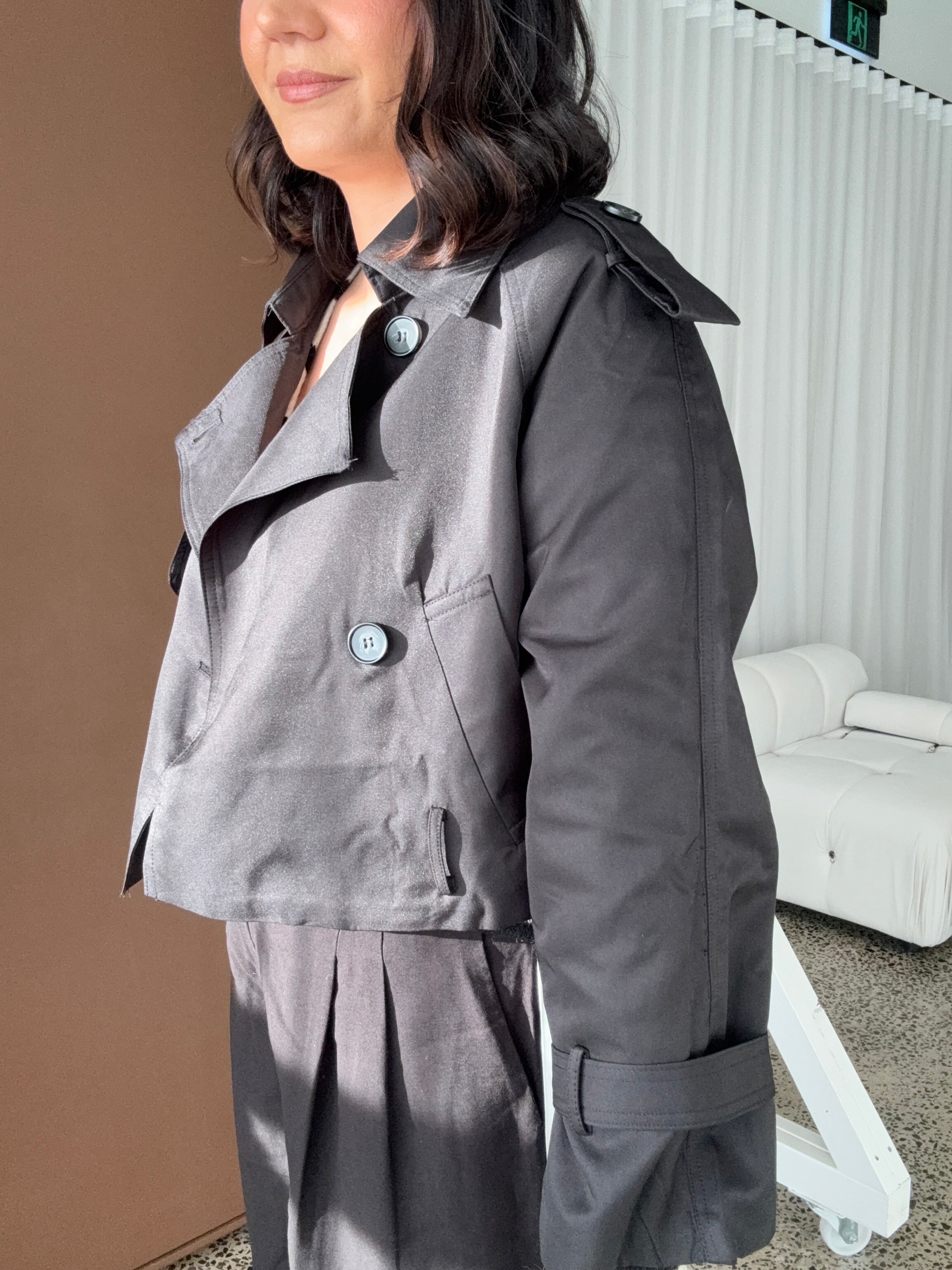 The Cropped Trench Black