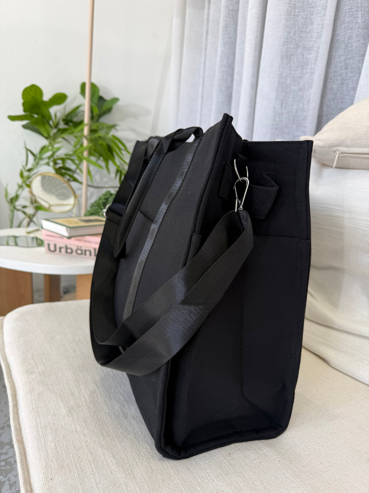 Plain Tote Black