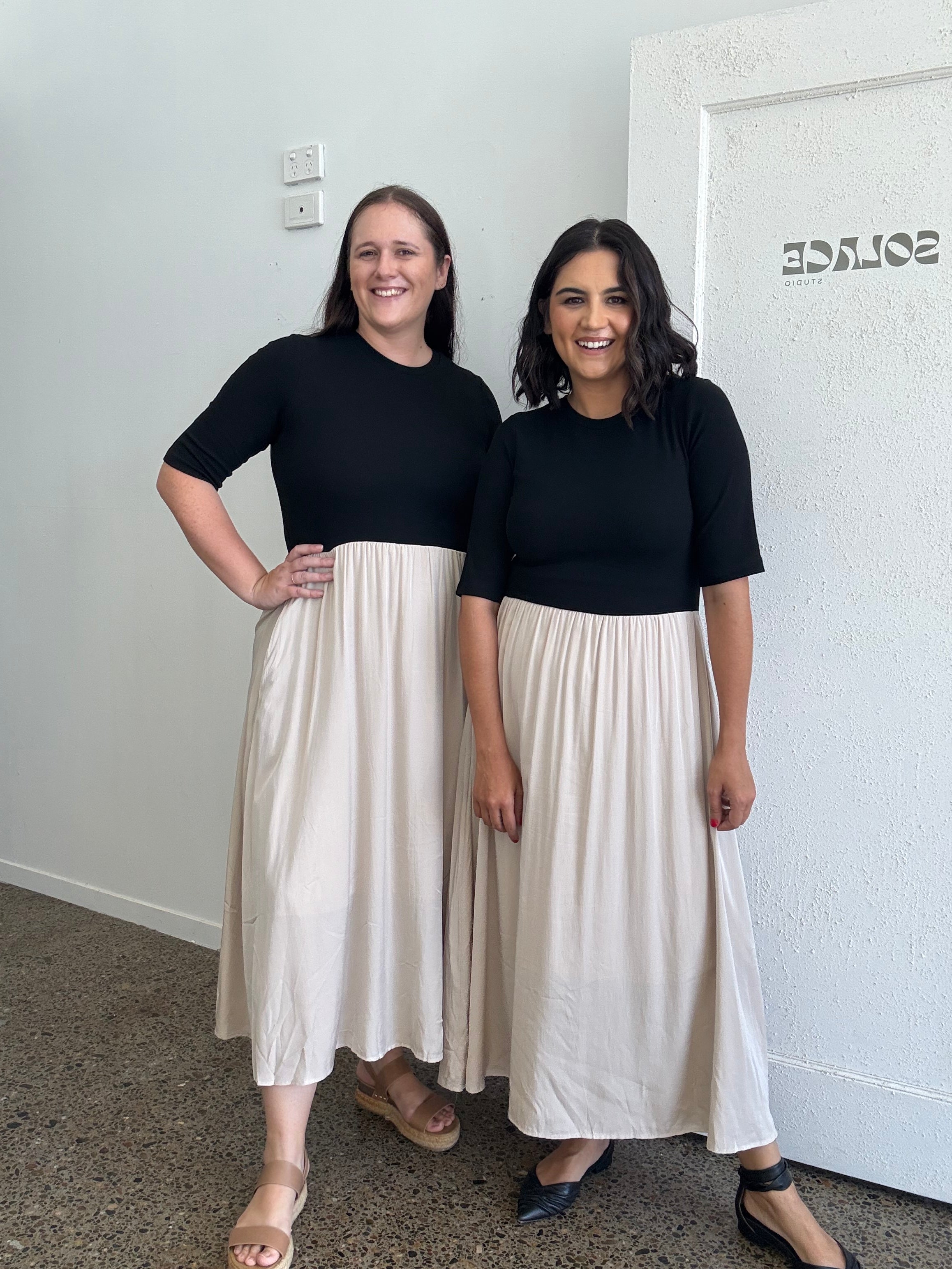 Maddie Midi Dress Black/Beige