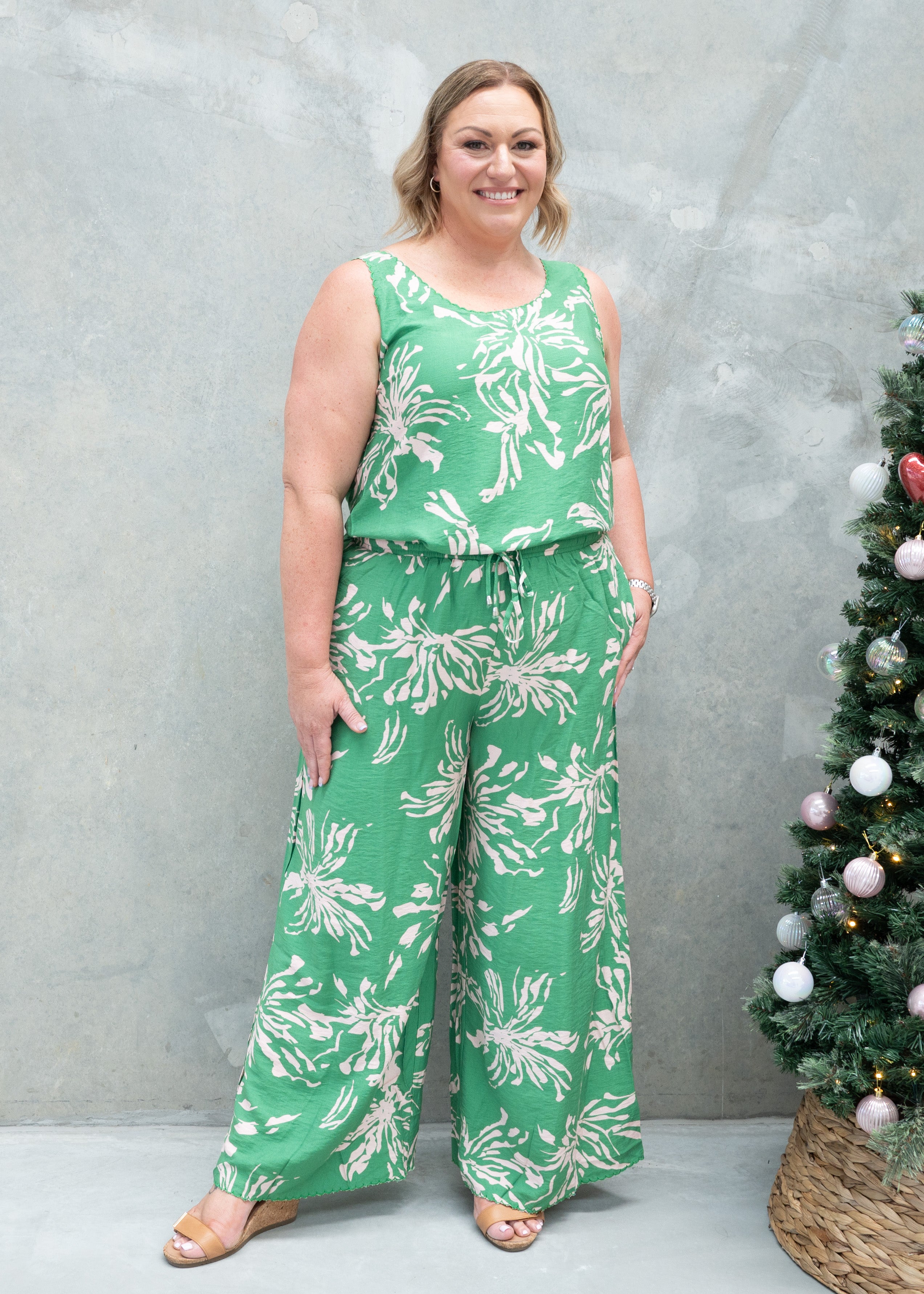 Scallop Floral Green Top