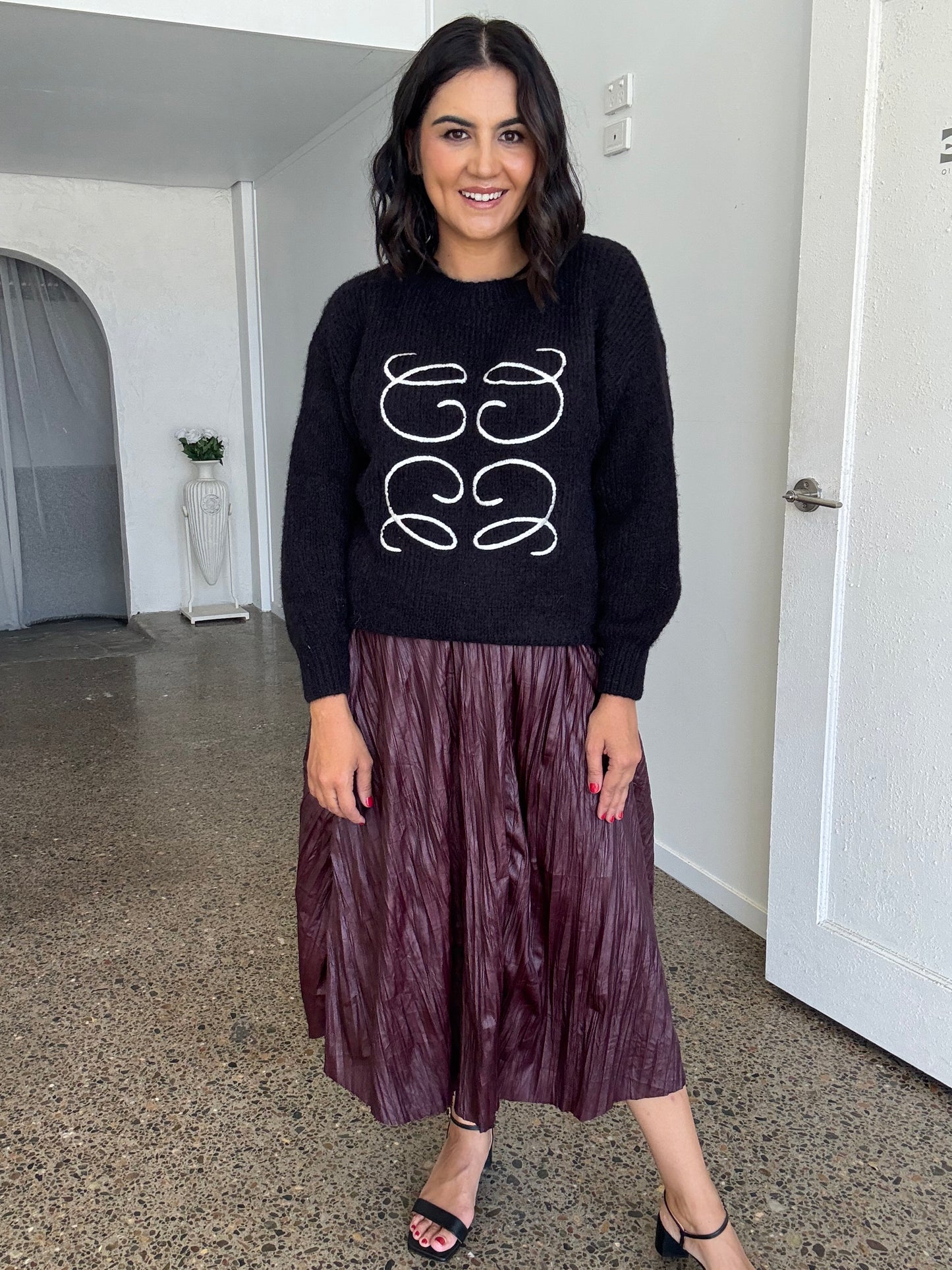 Swirl Knit Pullover Black