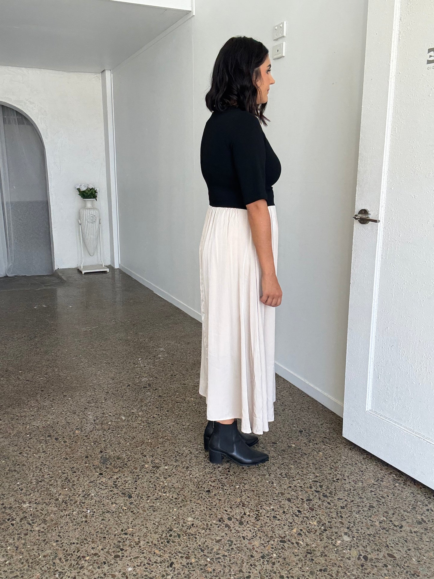 Maddie Midi Dress Black/Beige PREORDER