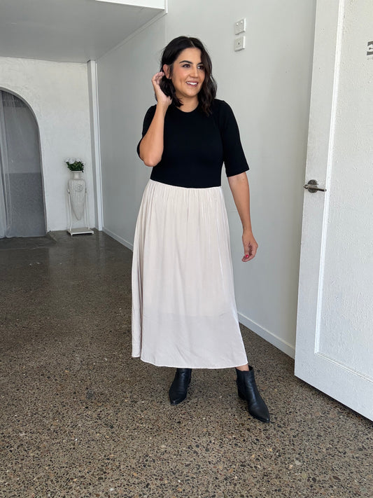Maddie Midi Dress Black/Beige PREORDER