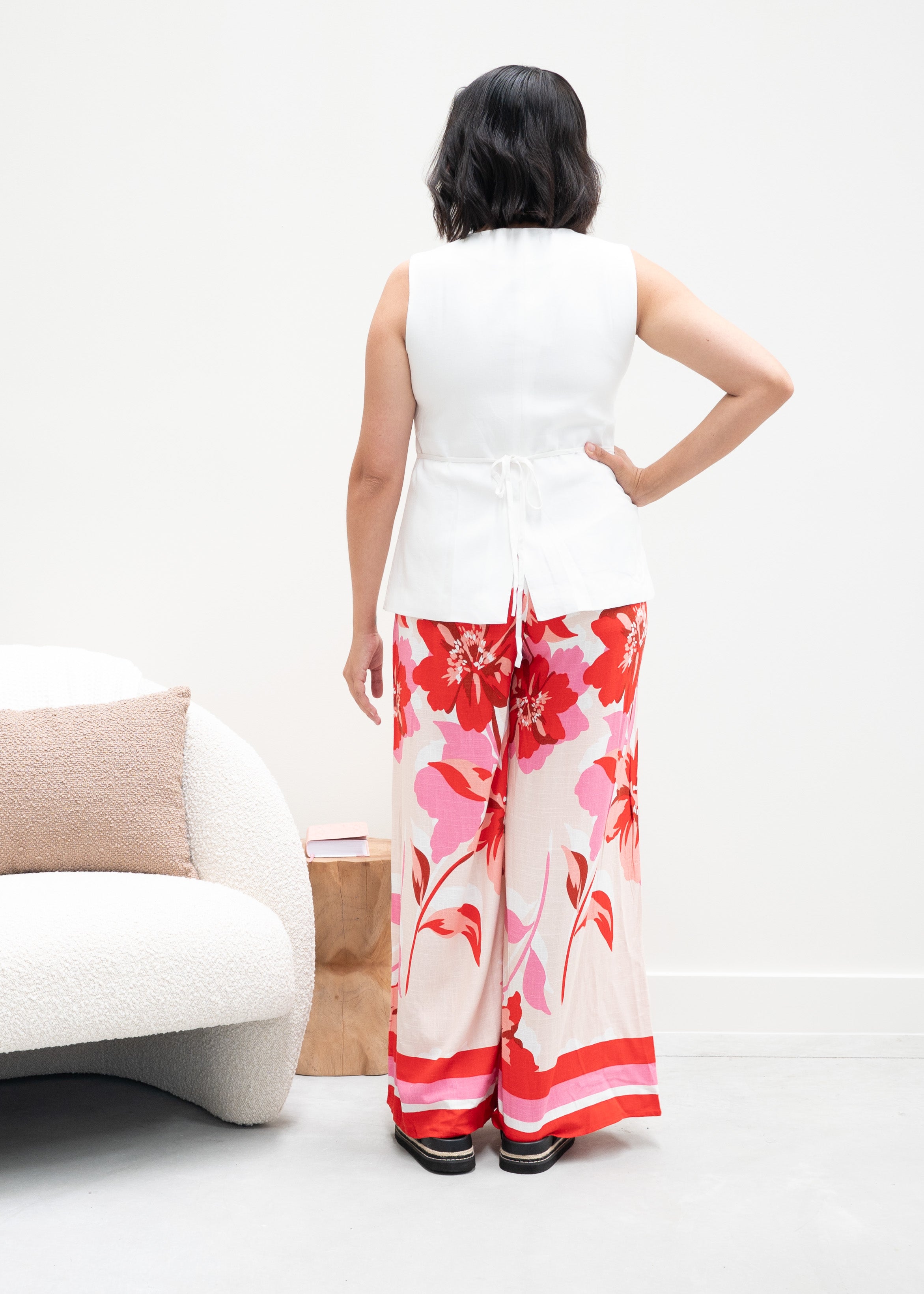 Mila Vest White