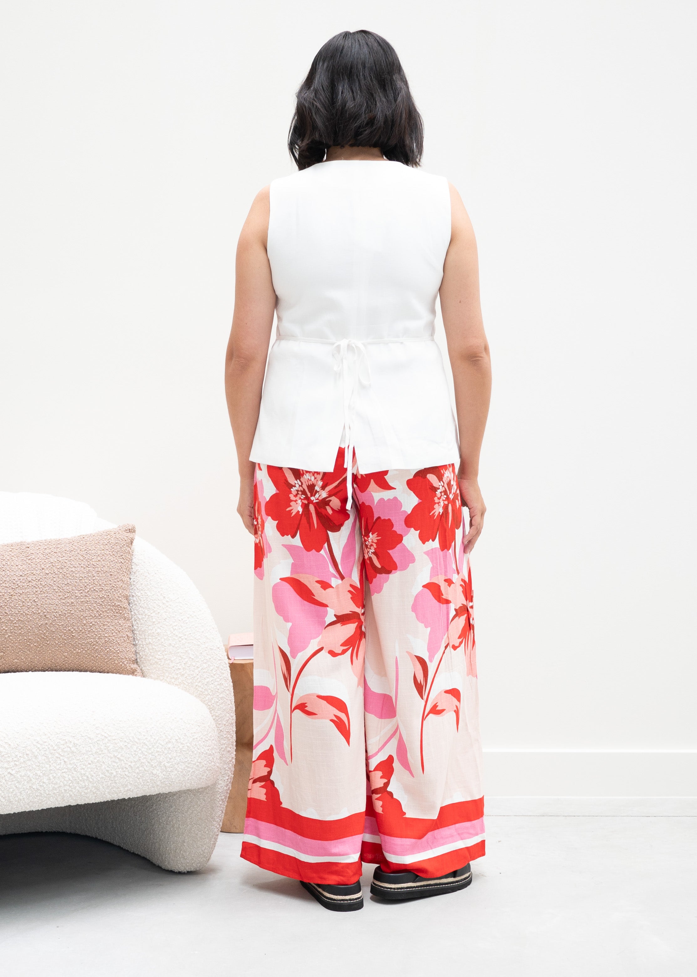 Mila Vest White