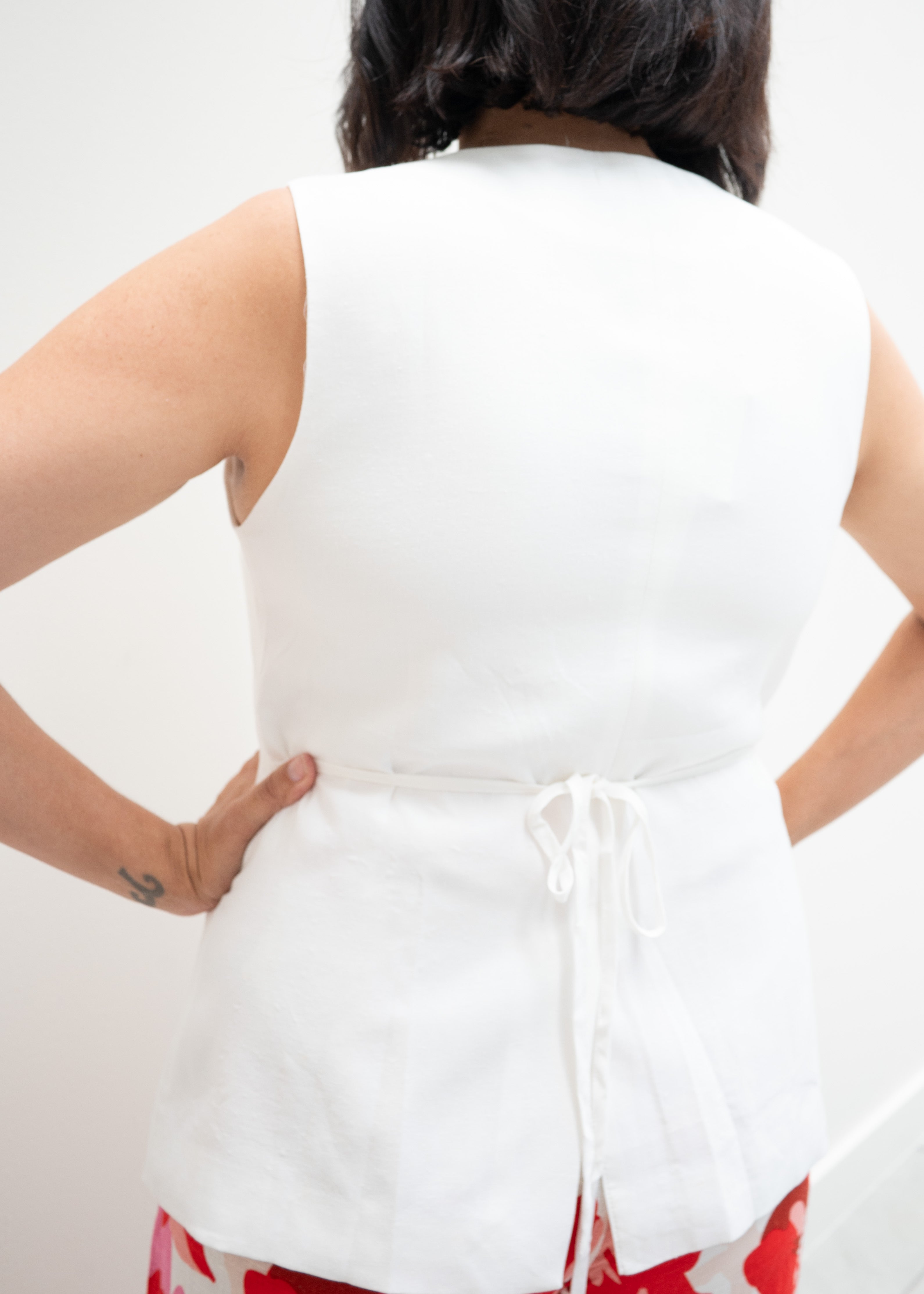Mila Vest White